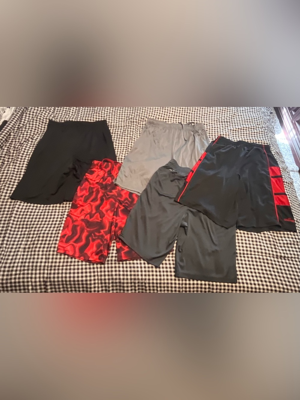 5 pairs of boys shorts size 18/20